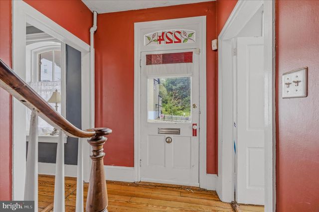 224 PENNSYLVANIA AVE, Martinsburg, WV 25404