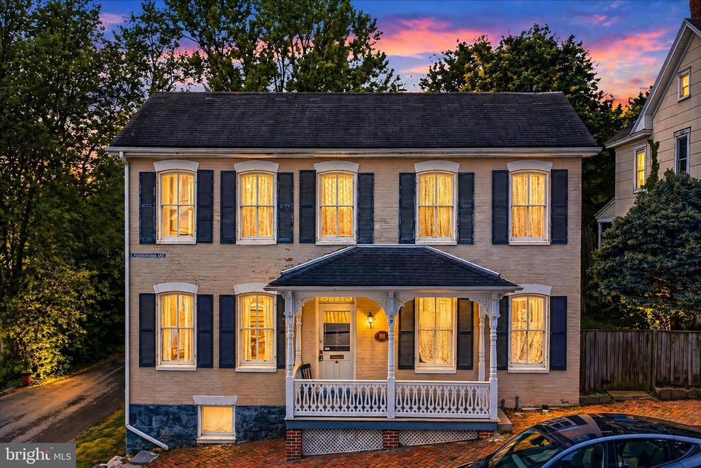 224 PENNSYLVANIA AVE, Martinsburg, WV 25404