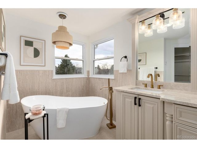 9047 Mountain Laurel Way, Highlands Ranch, CO 80126