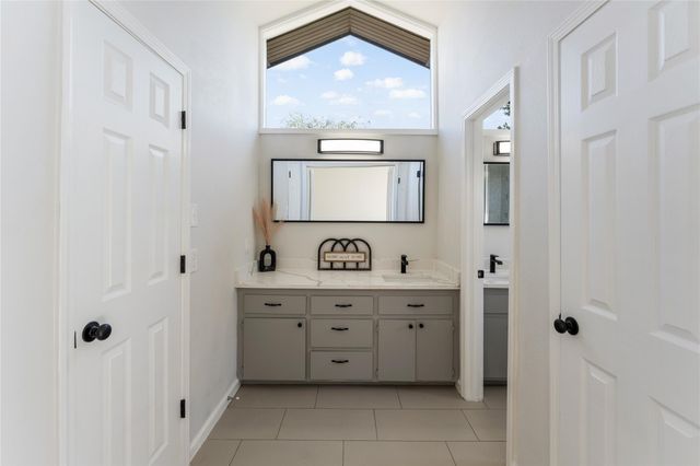 3203 Lazy Pine Lane, La Porte, TX 77571