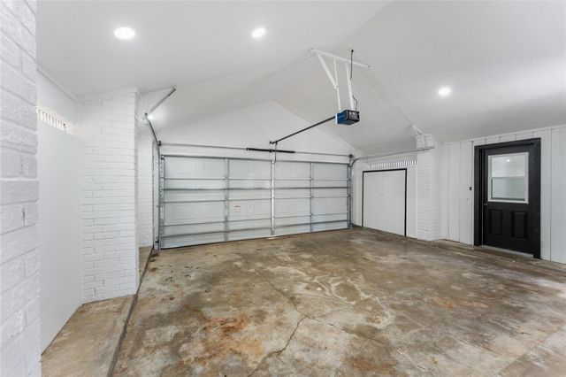 3203 Lazy Pine Lane, La Porte, TX 77571