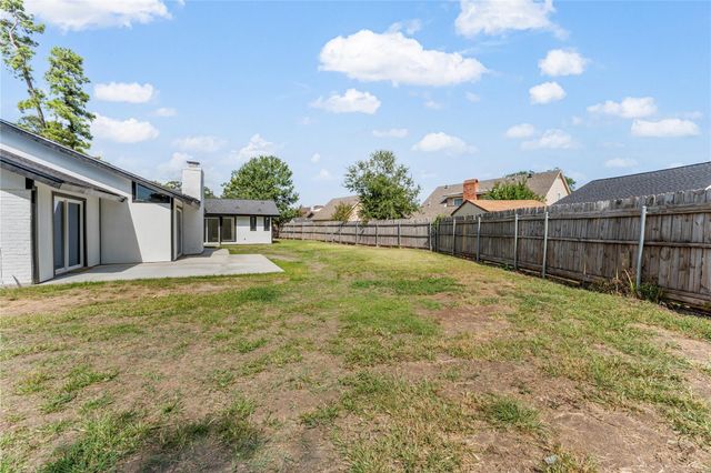 3203 Lazy Pine Lane, La Porte, TX 77571