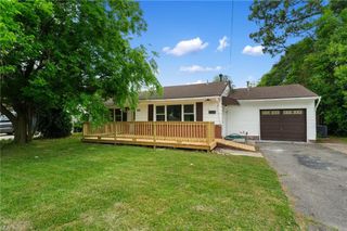 669 Kenneth RD, Virginia Beach, VA 23462