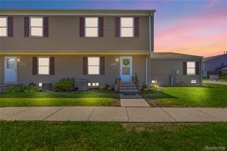 28245 Raleigh Crescent Drive, Chesterfield Township, MI 48051