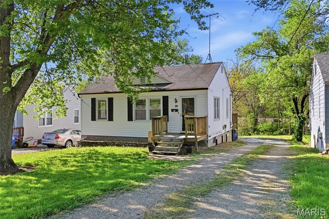 306 Oaklawn Avenue, Warrenton, MO 63383
