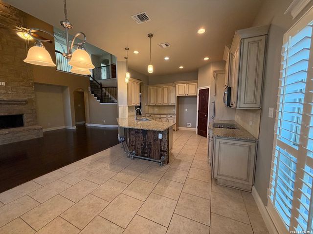 918 Santa Cruz, New Braunfels, TX 78132