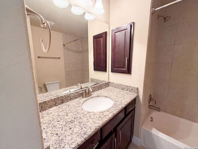 918 Santa Cruz, New Braunfels, TX 78132
