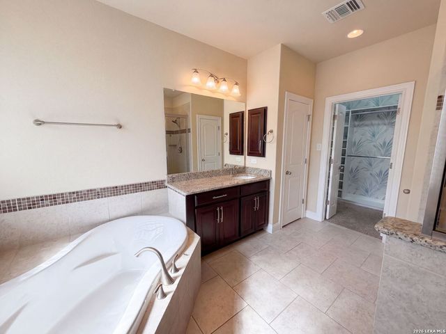 918 Santa Cruz, New Braunfels, TX 78132
