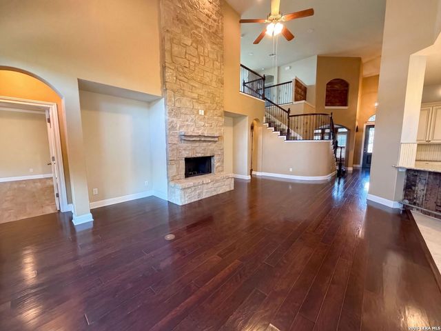 918 Santa Cruz, New Braunfels, TX 78132