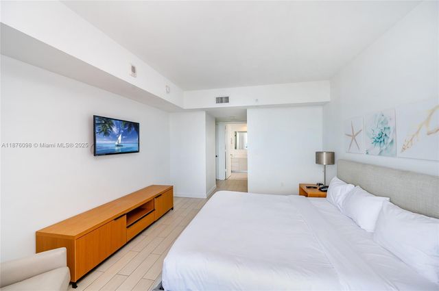 2602 E Hallandale Beach blvd R1607, Hallandale Beach, FL 33009