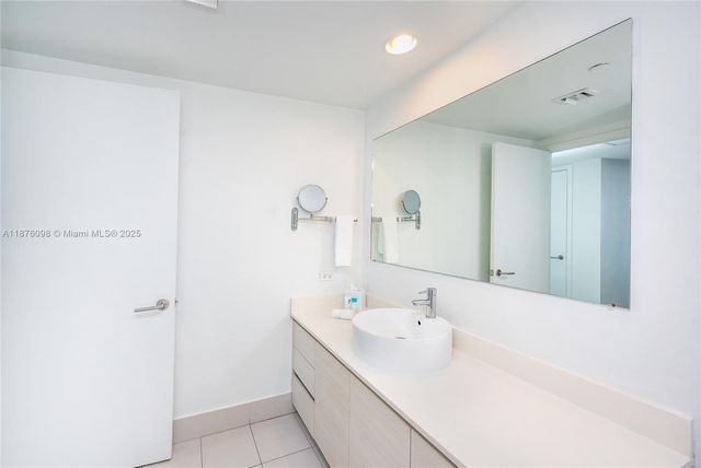 2602 E Hallandale Beach blvd R1607, Hallandale Beach, FL 33009