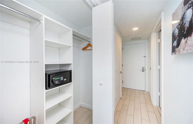 2602 E Hallandale Beach blvd R1607, Hallandale Beach, FL 33009