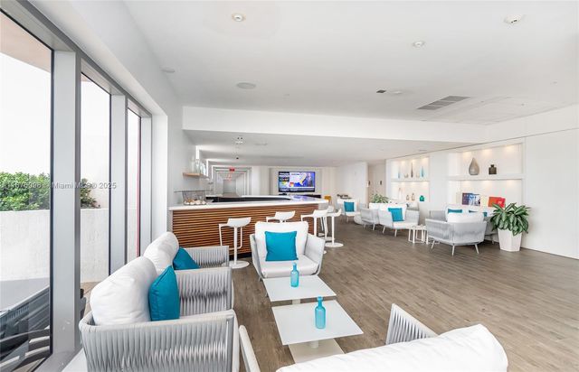 2602 E Hallandale Beach blvd R1607, Hallandale Beach, FL 33009