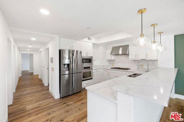 311 S Gramercy Place 303, Los Angeles, CA 90020