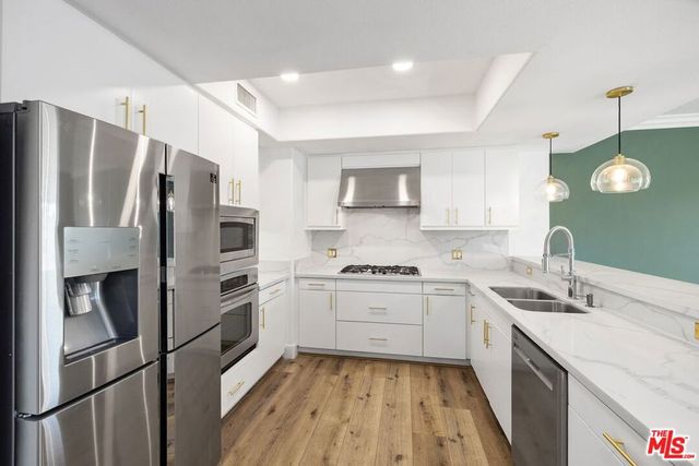 311 S Gramercy Place 303, Los Angeles, CA 90020