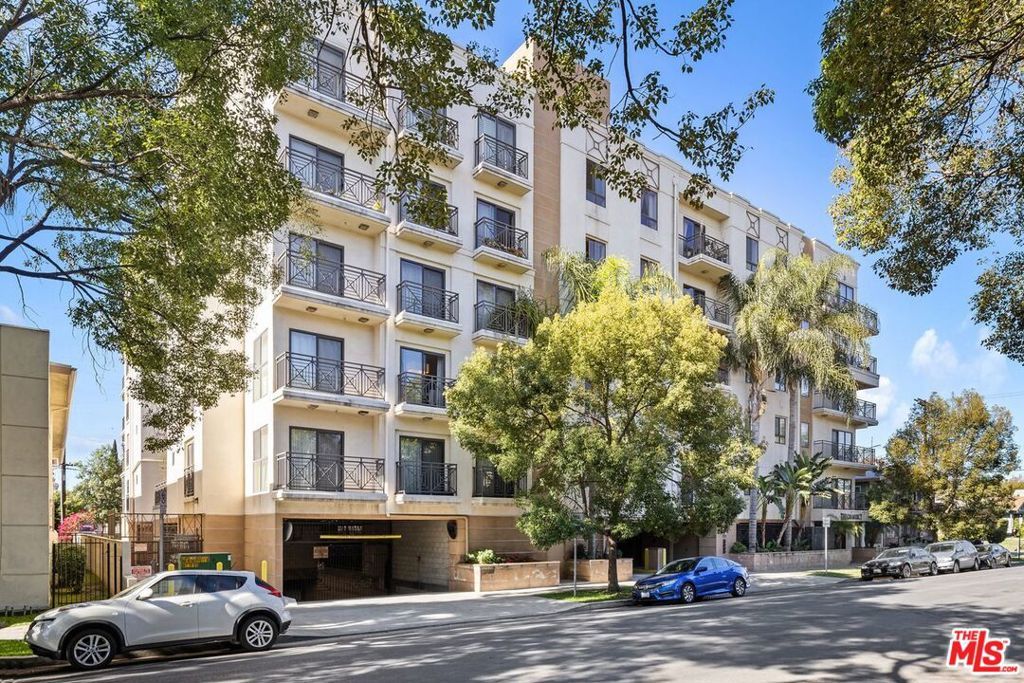 311 S Gramercy Place 303, Los Angeles, CA 90020