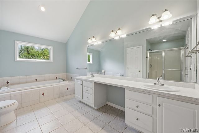 6249 Creekhaven Drive, Clarence, NY 14051