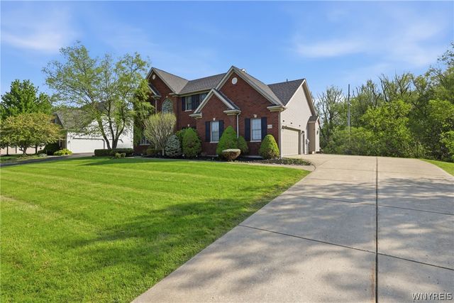 6249 Creekhaven Drive, Clarence, NY 14051