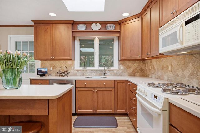 573 BROOKWOOD RD, Wayne, PA 19087