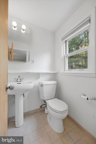 573 BROOKWOOD RD, Wayne, PA 19087