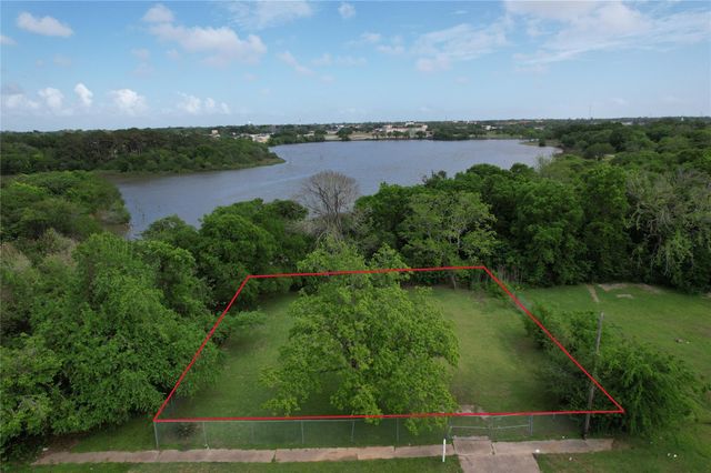 206 Avenue L, Baytown, TX 77520