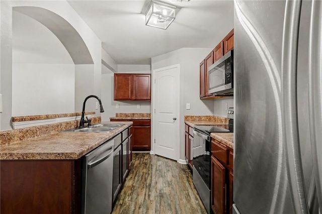2700 Haynescrest Drive, Grayson, GA 30017