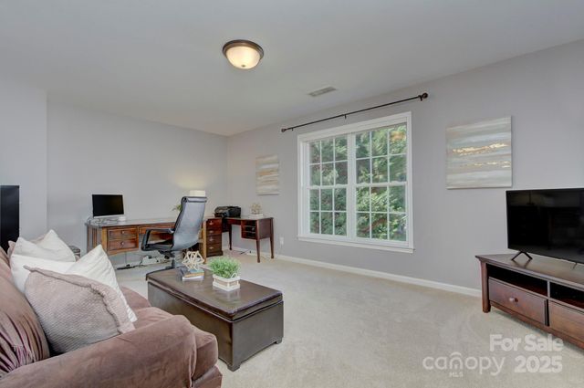 425 Gilchrest Circle, Matthews, NC 28105