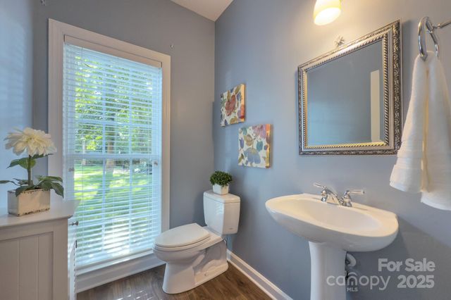 425 Gilchrest Circle, Matthews, NC 28105