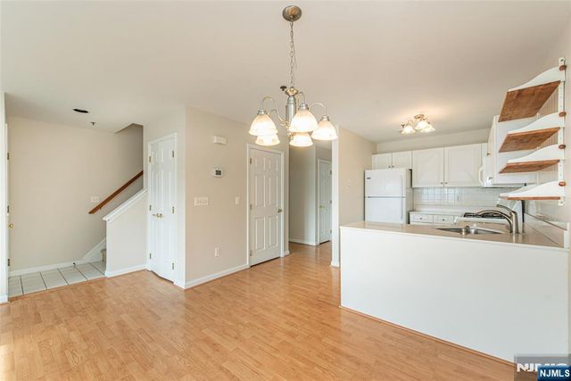 45 Royal Avenue 36, Hawthorne, NJ 07506