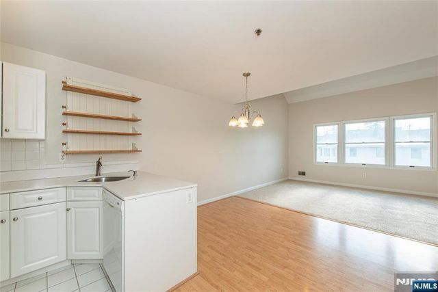 45 Royal Avenue 36, Hawthorne, NJ 07506