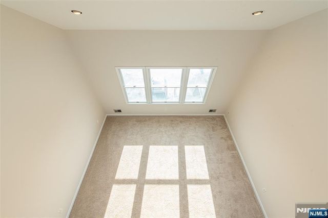 45 Royal Avenue 36, Hawthorne, NJ 07506