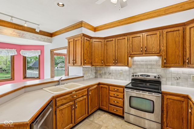 950 Silver Hill Lane, Greenwood, IN 46142