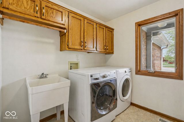 950 Silver Hill Lane, Greenwood, IN 46142