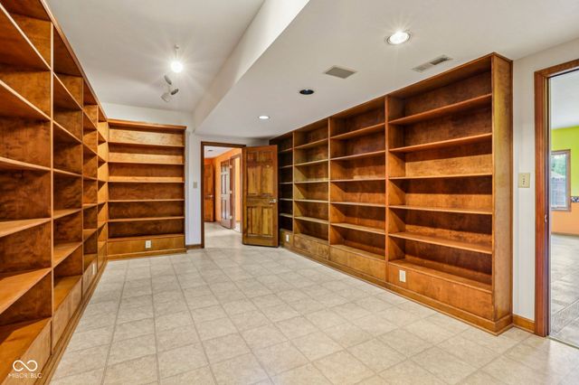 950 Silver Hill Lane, Greenwood, IN 46142