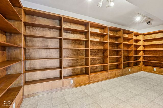 950 Silver Hill Lane, Greenwood, IN 46142
