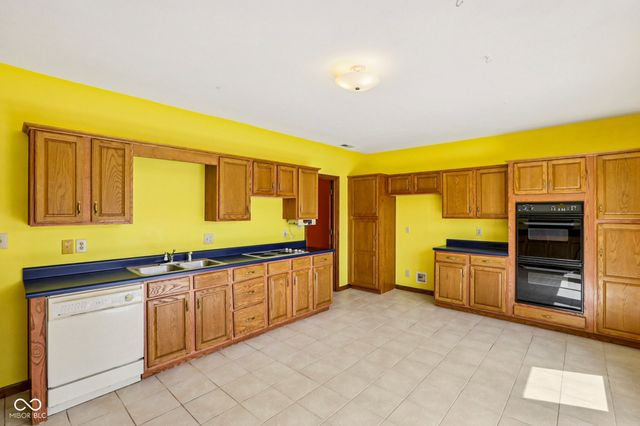 950 Silver Hill Lane, Greenwood, IN 46142
