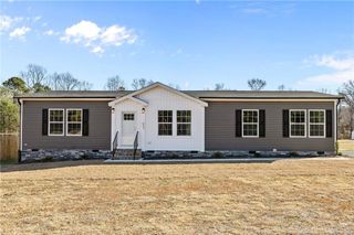 849 Loop Road, Bunnlevel, NC 28323