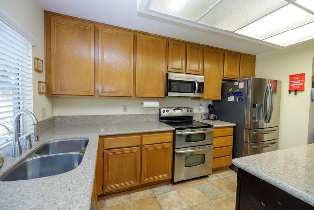 1154 Le Corbusier Ct, Stockton, CA 95206