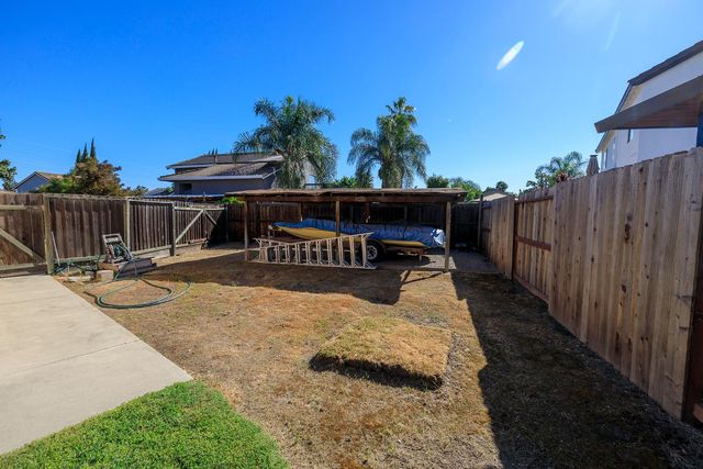 1154 Le Corbusier Ct, Stockton, CA 95206