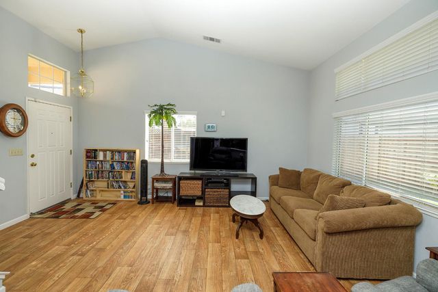 1154 Le Corbusier Ct, Stockton, CA 95206