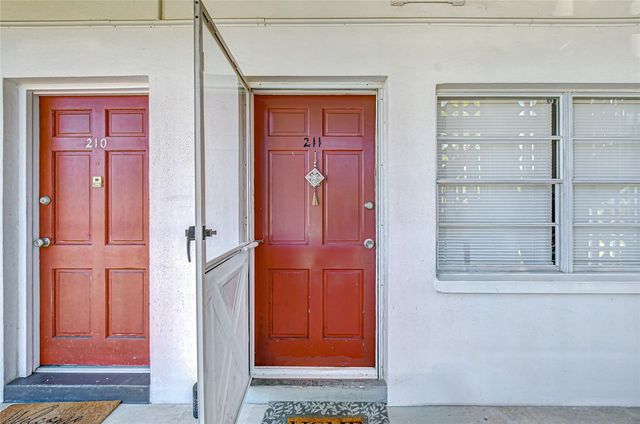5150 10TH AVENUE N 211, St Petersburg, FL 33710