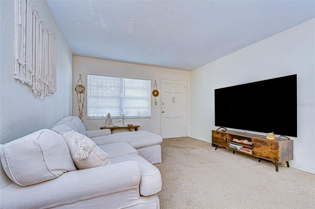 5150 10TH AVENUE N 211, St Petersburg, FL 33710