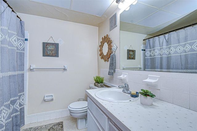 5150 10TH AVENUE N 211, St Petersburg, FL 33710