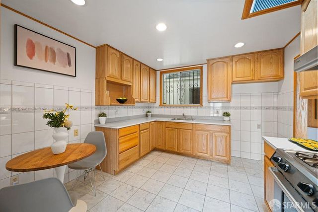 2471 40th Avenue, San Francisco, CA 94116