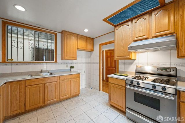 2471 40th Avenue, San Francisco, CA 94116