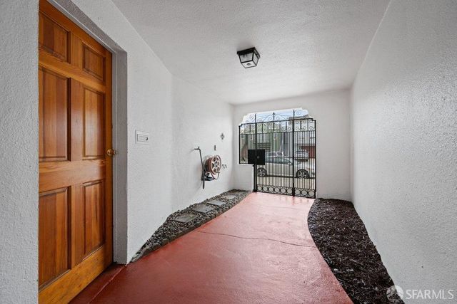 2471 40th Avenue, San Francisco, CA 94116