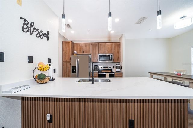 2334 GRAND CENTRAL PARKWAY 16, Orlando, FL 32839