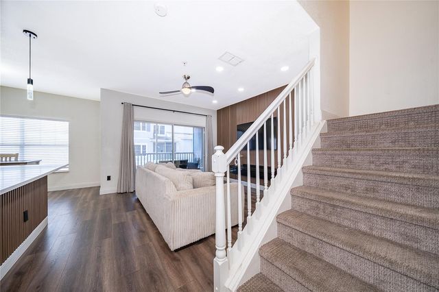 2334 GRAND CENTRAL PARKWAY 16, Orlando, FL 32839