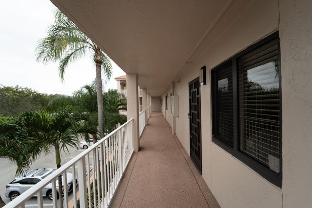6093 Pointe Regal Circle 303, Delray Beach, FL 33484