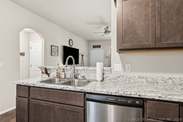 23582 S Mae Dr Drive, Claremore, OK 74019
